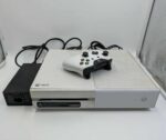 XBOX ONE 500GB Console (Model 1540) With CONTROLLER