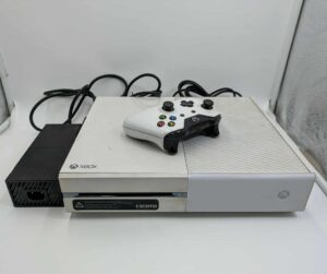XBOX ONE 500GB Console (Model 1540) With CONTROLLER