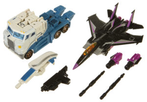 Transformers Classics Gift Set Battle For Autobot City Ultra Magnus Vs Skywarp USED NO BOX