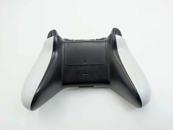 XBOX ONE 500GB Console (Model 1540) With CONTROLLER - Image 9