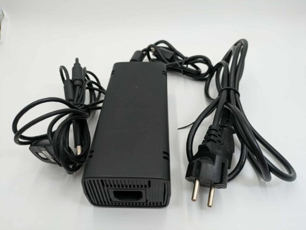 XBOX 360 Console SLIM S 250GB (Model 1439) With CONTROLLER USED - Image 11