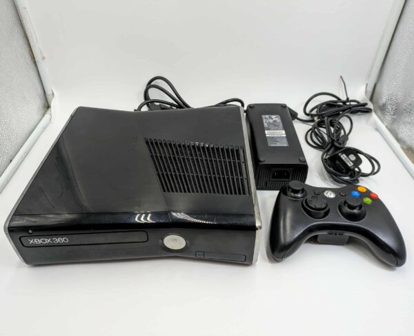 XBOX 360 Console SLIM S 250GB (Model 1439) With CONTROLLER USED