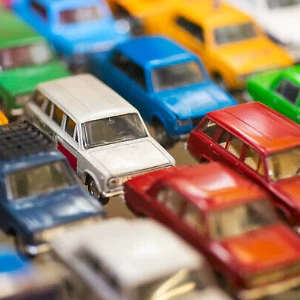 DIE CAST TOY CARS AND TRACKS