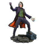 DC The Dark Knight The Joker Gallery Diorama Diamond Select