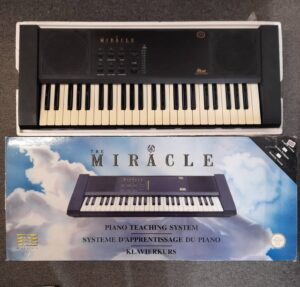 NES Nintendo Entertainment System The Miracle Piano Teaching System only the piano and the original box